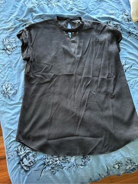 Express Black Cap-Sleeve Keyhole Blouse - Women